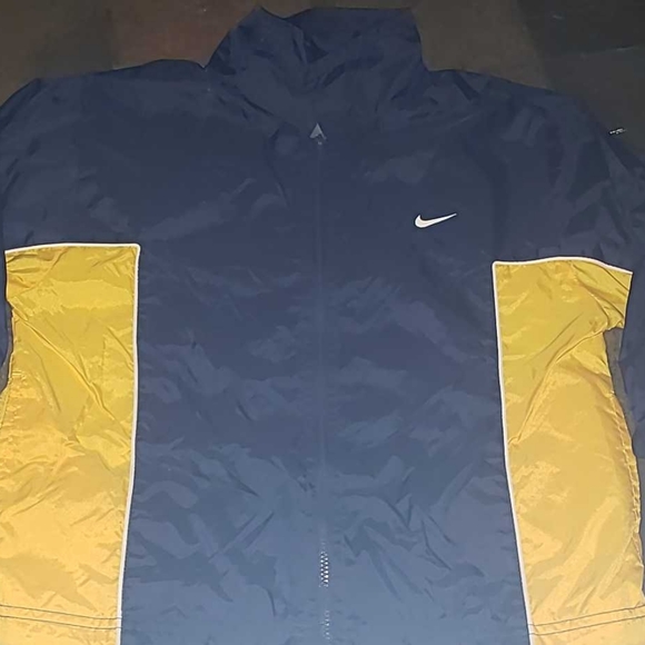 nike windbreaker jacket boys